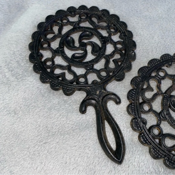 Vintage Plastic Trivets - Picture 3 of 6